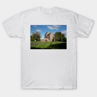Lallybroch Castle , Scotland T-Shirt